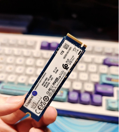深度解析：固态硬盘如何成为数据存储的中流砥柱